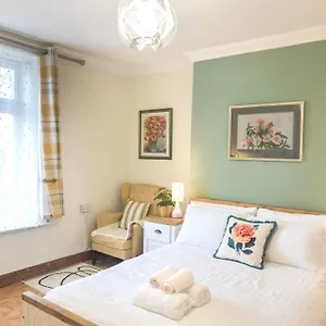 https://1-spacious-modern-duplex-2b2b.dublin-hotelsweb.com
